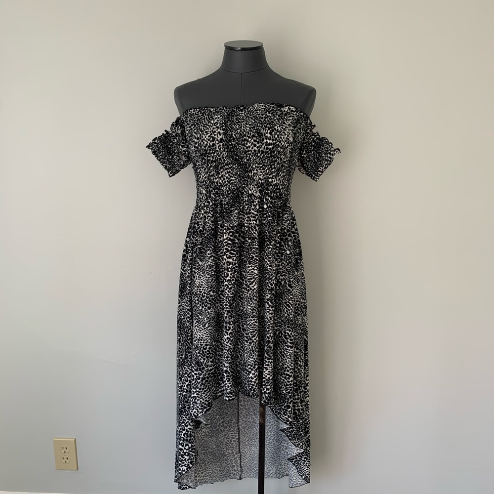 CHARMING CHARLIE Snow Leopard Hi Lo Maxi Dress NWT